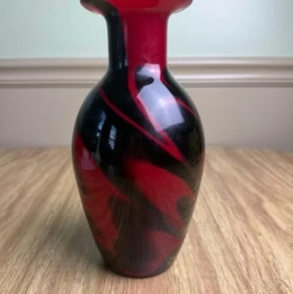 Vintage 1950s Murano Hand-Blown Red & Black Art Glass Vase – 9.5